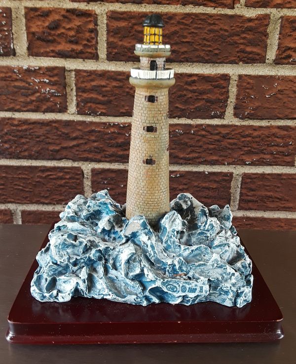 (Minots Ledge , MA) Lighthouse - Figurine 1998 Oneida ...