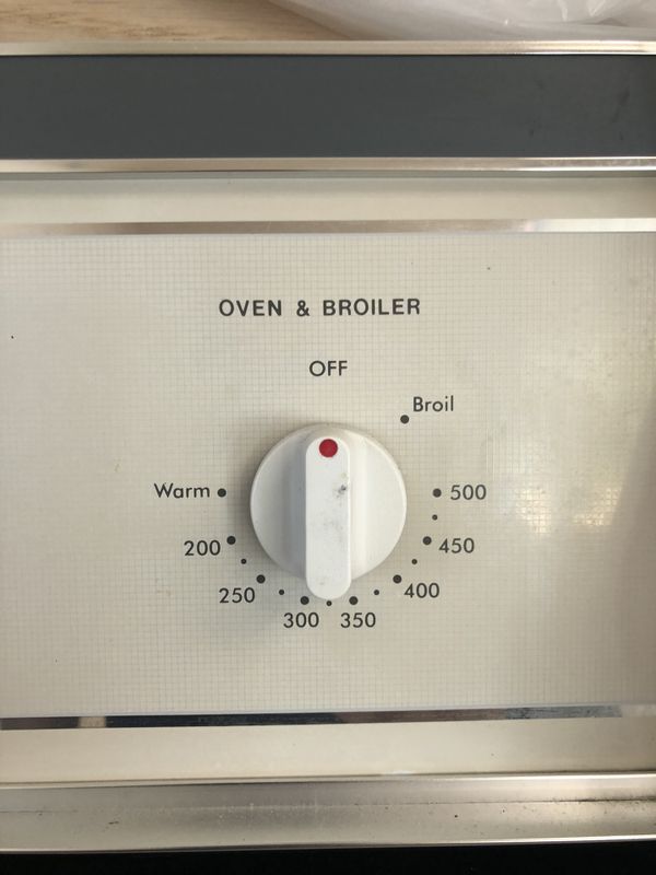 Magic chef double wall oven broiler 24inch GAS for Sale in Burbank, CA