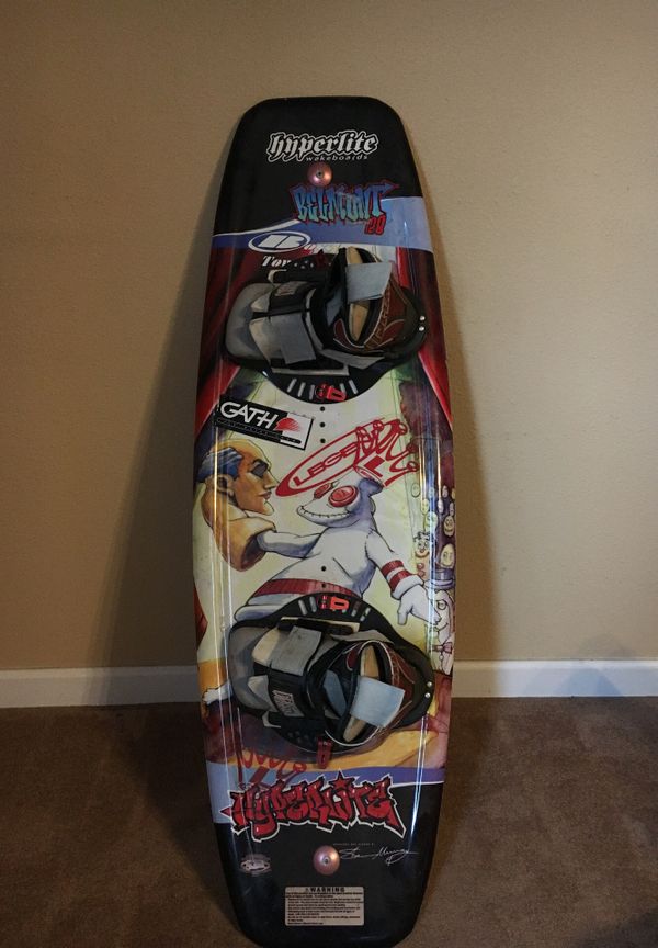 Shaun Murray Design Hyperlite Belmont 128 Wakeboard with Moonboots for