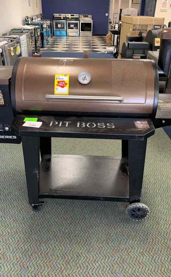 Pit Boss pro series! Pellet grill! Brand new with warranty!! PB1100PS1
