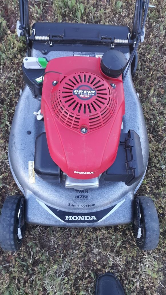 HONDA MOWER HRR216 twin blade 3in1system mulch, bag, clip self