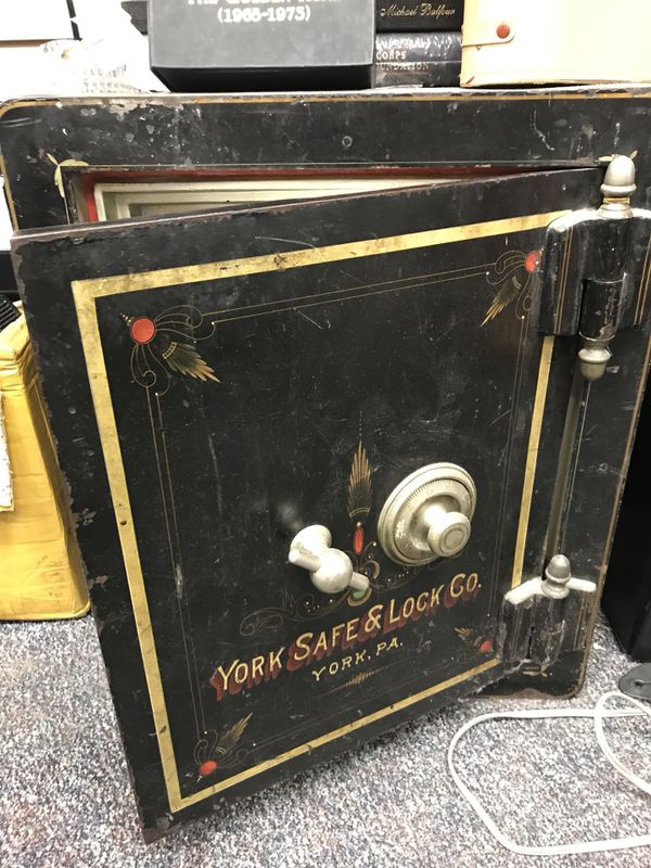 Antique York Safe & Lock Co. Fire Safe in working order for Sale in