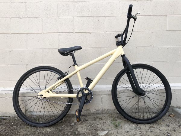 24â BMX BIKE Bicycle Bicicleta Rodado 24â Single Speed Ideal for Teenager or Adult NEEDS TUBES 
