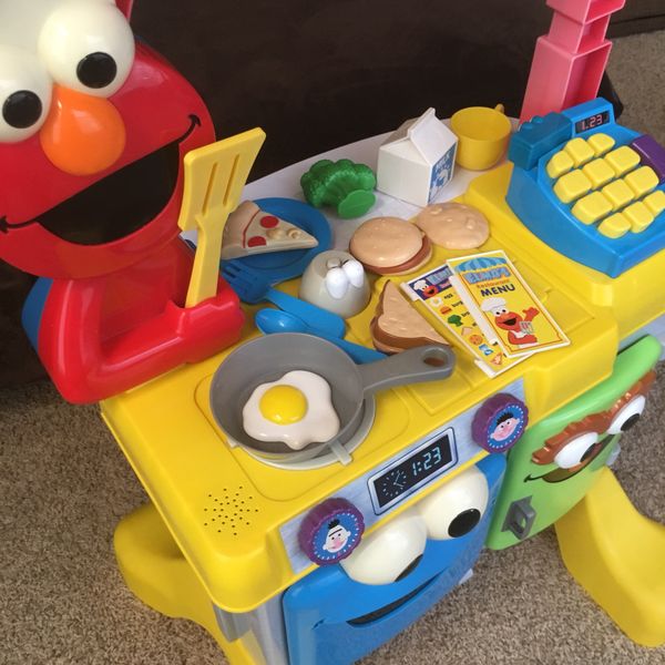 Fisher Price Elmo's Restaurant Talking Kitchen for Sale in Chandler, AZ ...