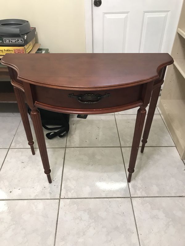 Bombay Company HalfRound Entrance Table for Sale in Miami, FL OfferUp