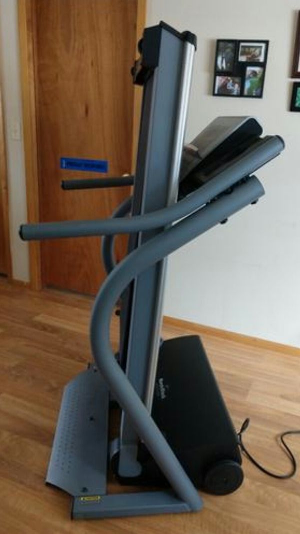NordicTrack APEX 4100i TreadmillExcellent Condition600 OBO for Sale