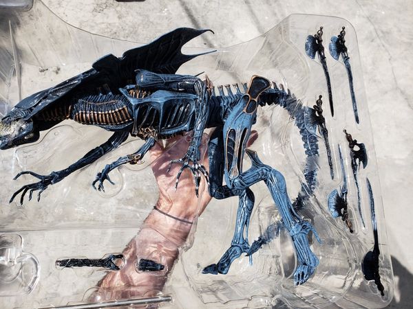 neca alien queen bootleg