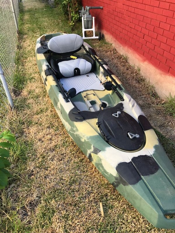 Kayak Field and Stream shadow caster 12’ for Sale in Temple, TX OfferUp