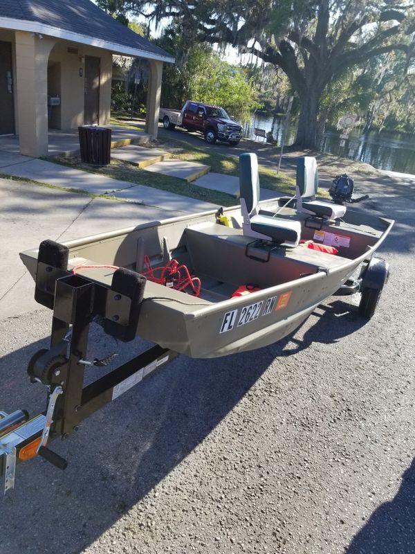 14 ft tracker jon boat for Sale in Valrico, FL - OfferUp