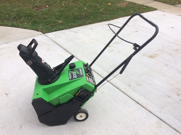 Lawn Boy 320e 3 0 Hp Electric Starter Snow Blower For Sale In Streamwood Il Offerup