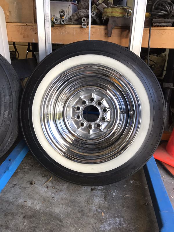 White walls 520’s tires with 14” moon cap smoothie rims for Sale in