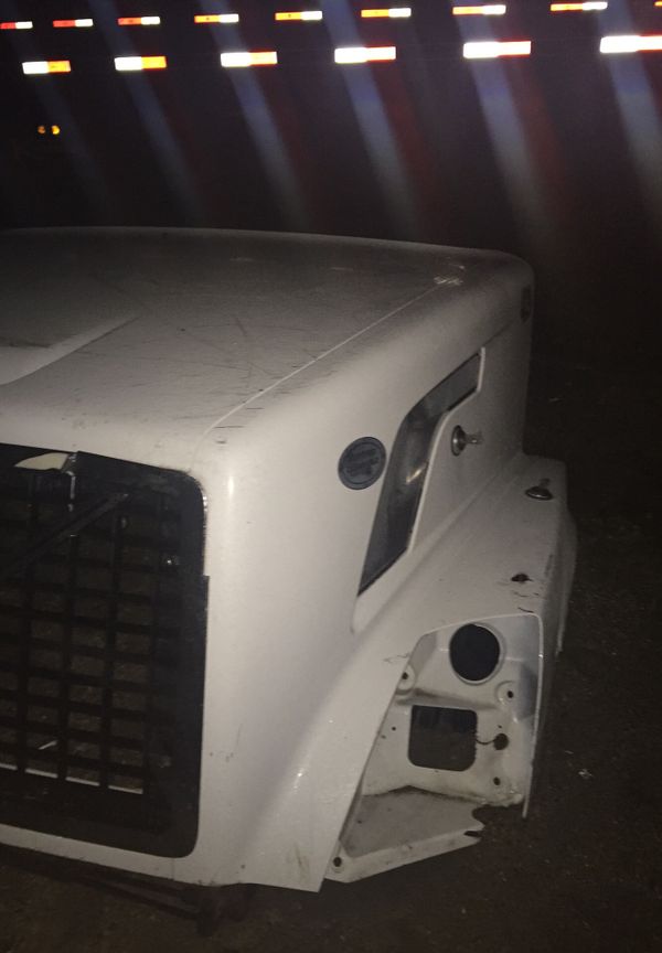 Volvo semi truck hood for parts for Sale in Bolingbrook, IL OfferUp