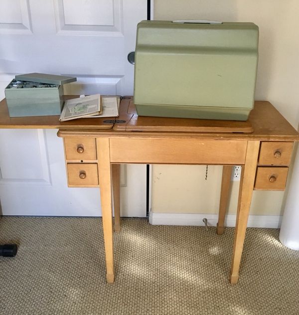 Sears Kenmore Sewing Machine Model 1601 Vintage Complete With