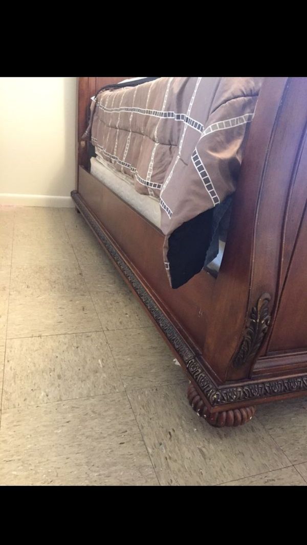 Ashley furniture chateau frontenac Sleigh Bed for Sale in Southaven, MS