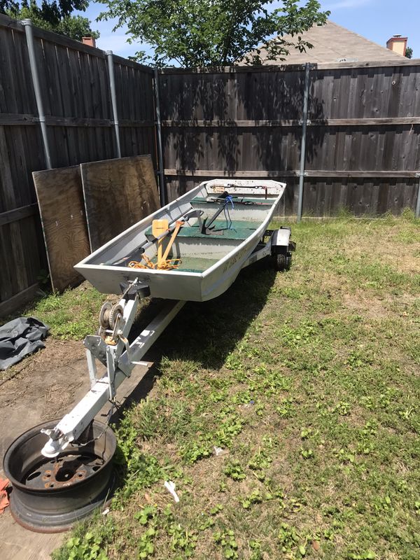 12 ft Jon boat and trailer $600 for Sale in Mesquite, TX - OfferUp