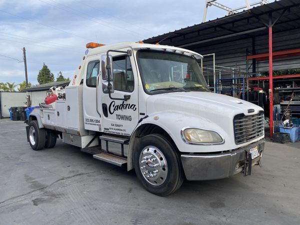 Tow truck for Sale in Huntington Park, CA - OfferUp