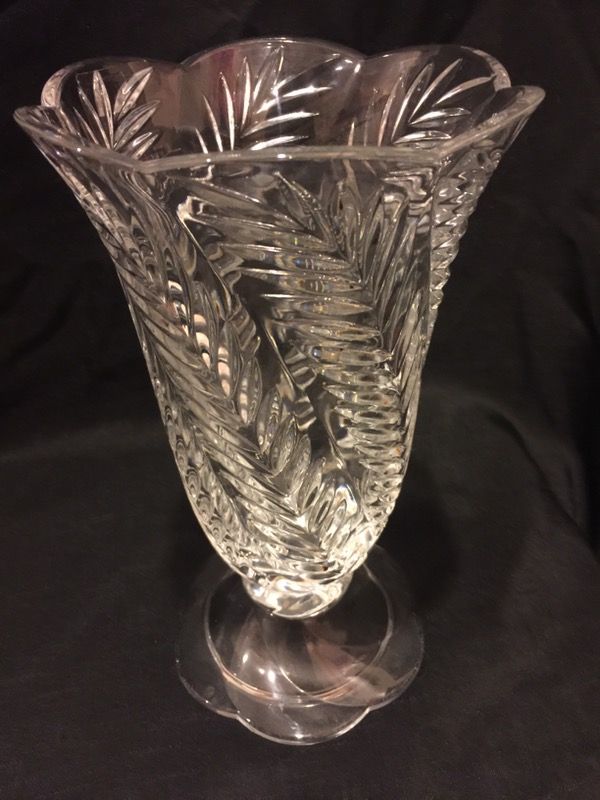 Towle 24 Lead Crystal Footed Vase Made in Poland for Sale in Miami, FL