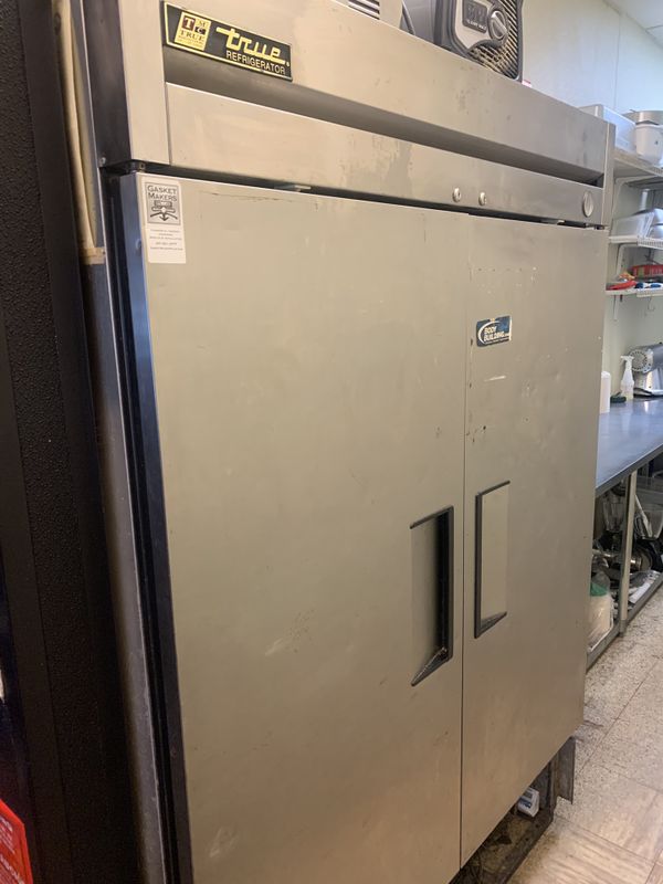 TRUE 2 door Commercial Cooler for Sale in Orlando, FL - OfferUp