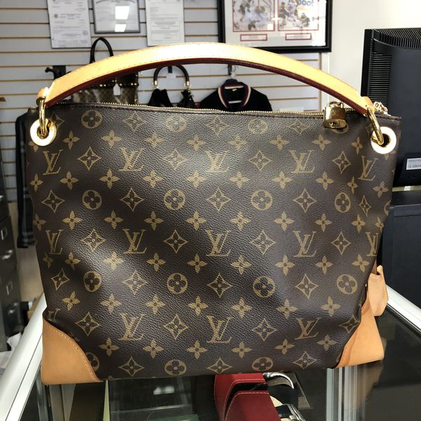 Louis Vuitton Berri PM Monogram Bag for Sale in Scottsdale, AZ - OfferUp