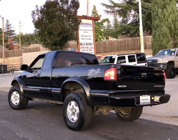 2003 Chevy S10 4x4 with ZR2 Off Road Package for Sale in Auburn, CA ...