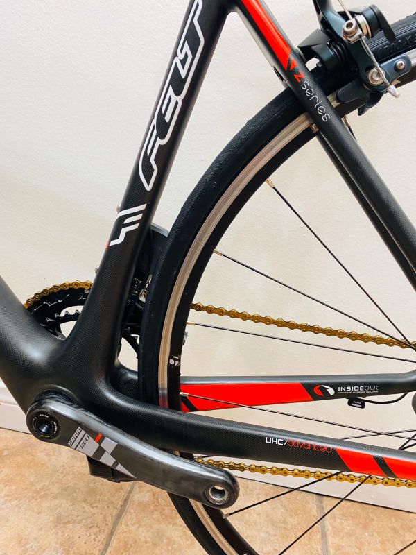 felt carbon fiber road bike