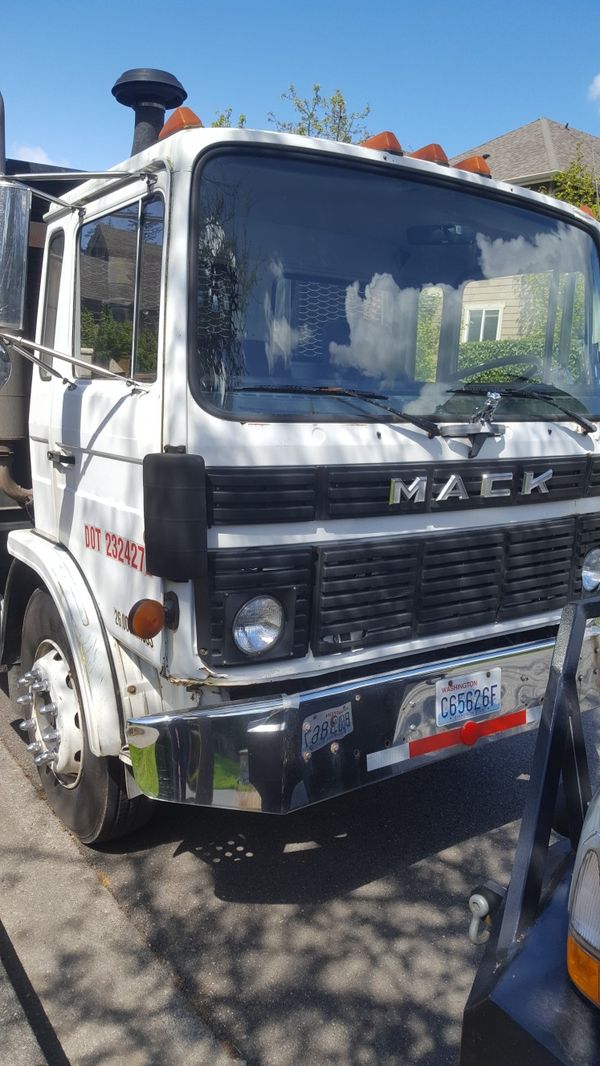 Mack 1985 manual transmission dump truck PTO for Sale in Bothell, WA