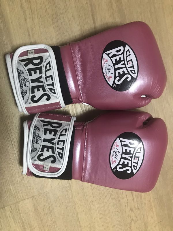 Pink Cleto Reyes boxing gloves for Sale in Sequim, WA - OfferUp