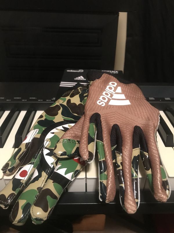 bape football gloves