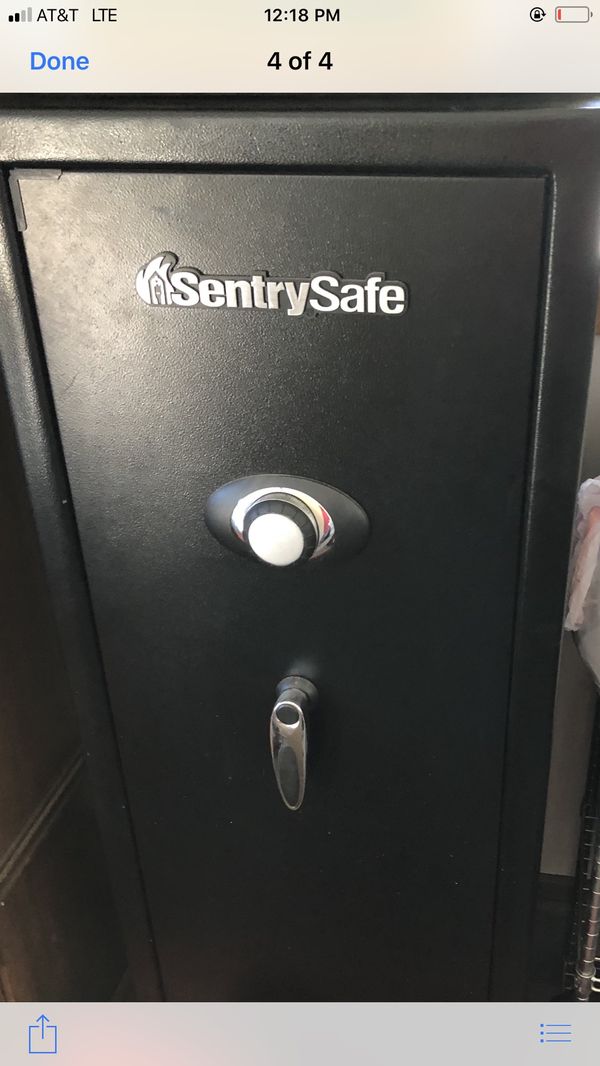 Sentry Combination Gun Safe, 14 gun safe, weighs 209lbs Sentry Combination Gun Safe, 14 gun safe, weighs 209lbs