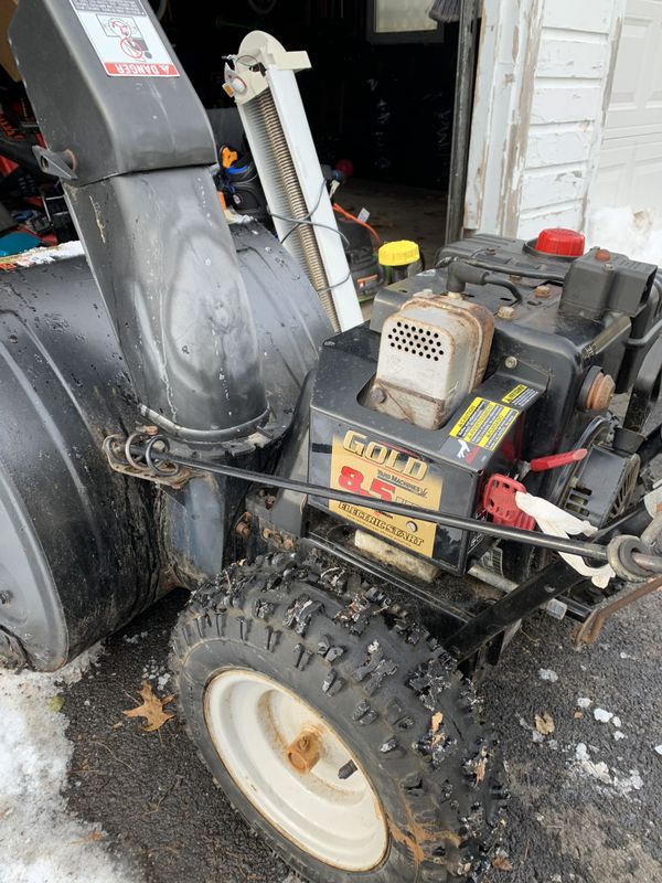 yard machine gold series 8.5 hp snowblower for Sale in Newington, CT