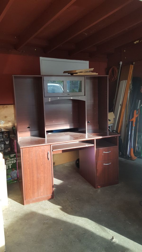 Used computer desk for Sale in Lakewood, WA - OfferUp