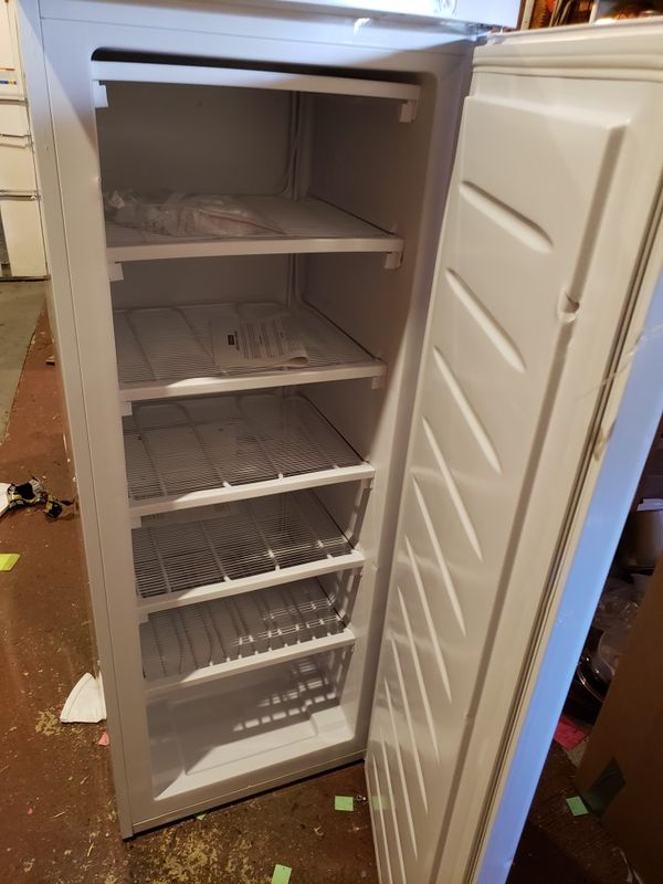Thomson Upright Freezer 6.5 cu. ft. for Sale in Allentown, PA OfferUp