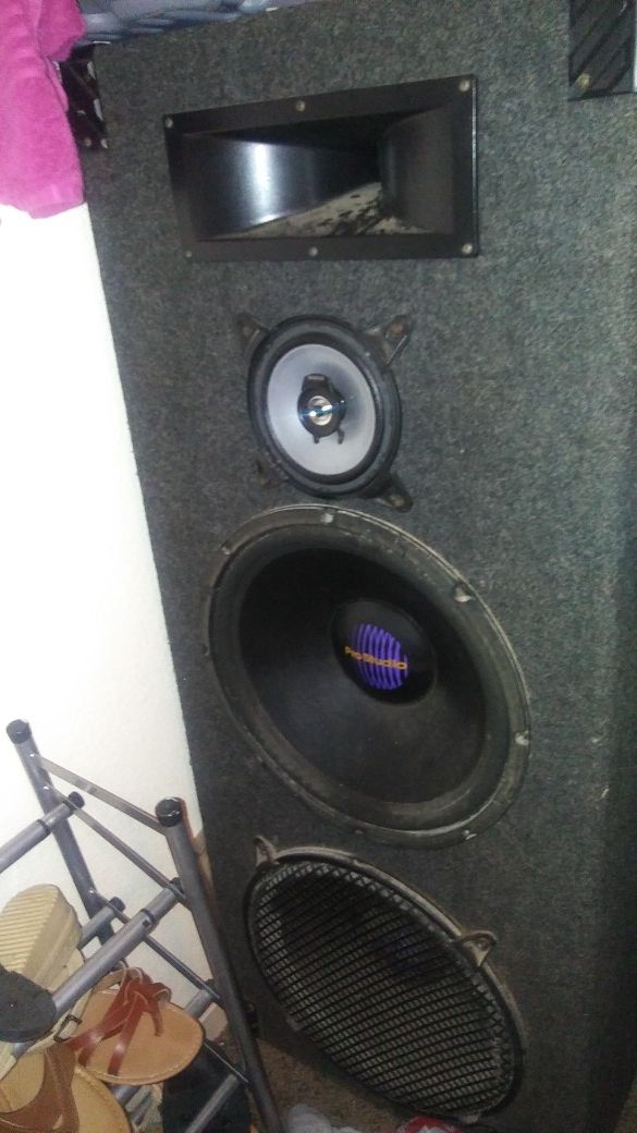 **Must sell today**Kenwood Home Stereo & 2 sets of Welton dual Pro