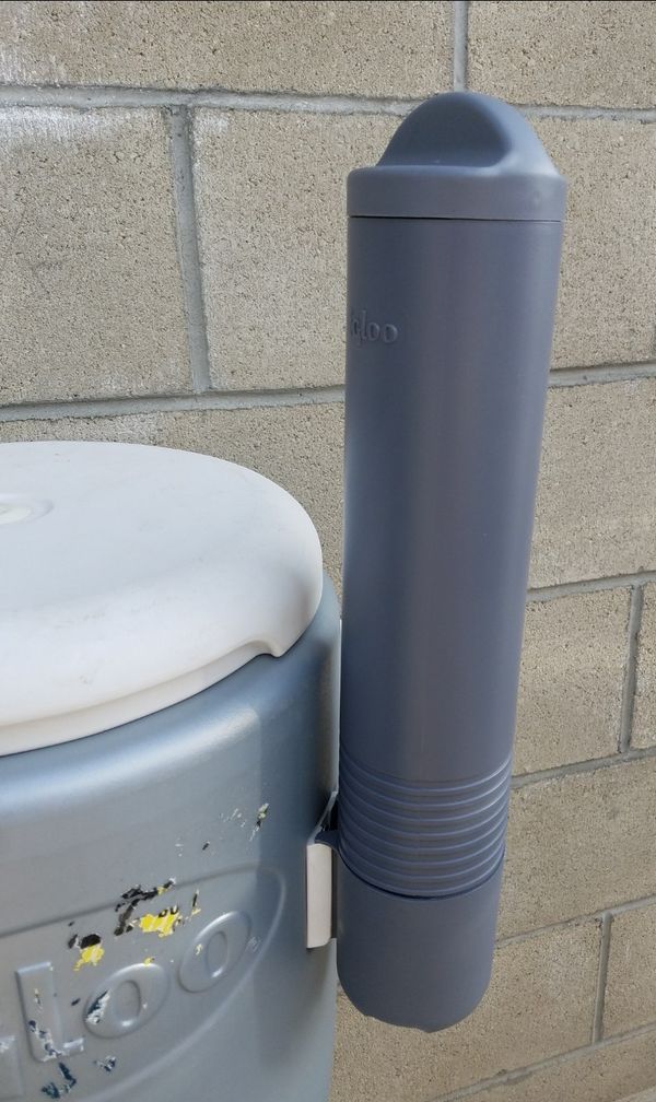 Igloo Maxcold 5 Gallon Water Cooler / Jug With Cup Dispenser for Sale