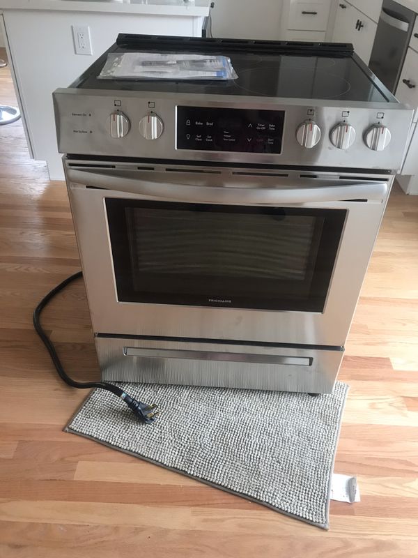 Frigidaire FFEH3054US 30 in 5 cu ft Single Oven Electric with Self