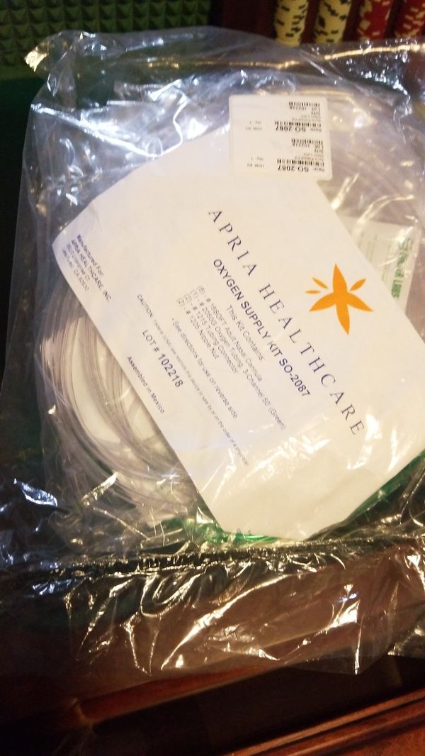 Apria Healthcare oxygen supply kit SO2089 Adult nasal cannula tubing