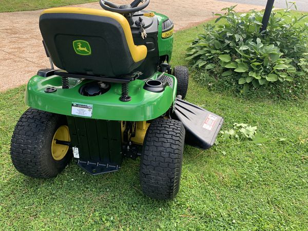 John Deere D105 17.5-HP Automatic 42-in Riding Lawn Mower Mulching Capable for Sale in 