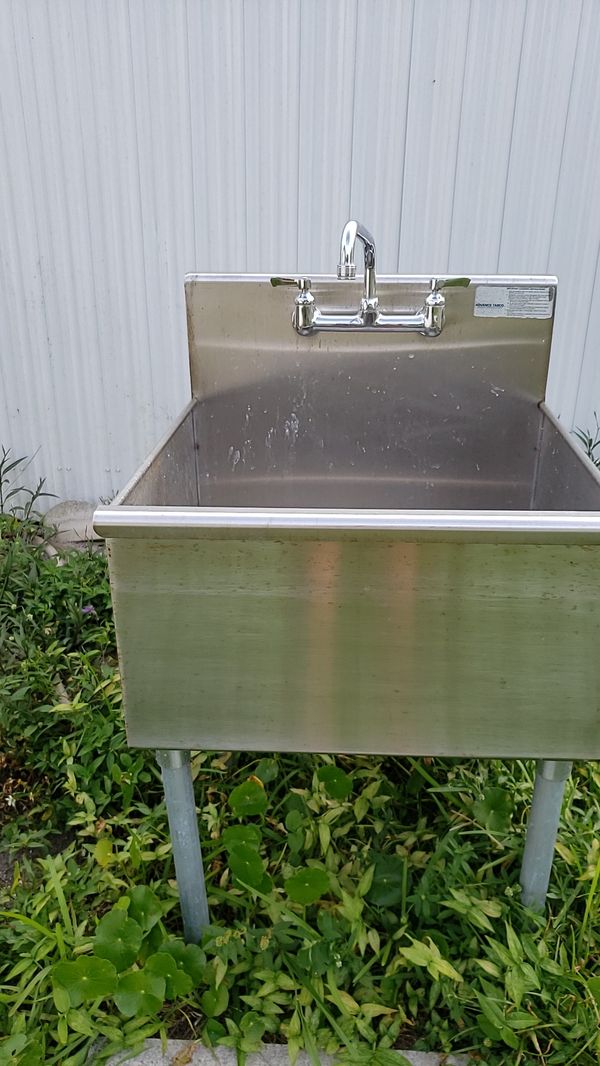 Fregadero para el patio for Sale in Opa-locka, FL - OfferUp