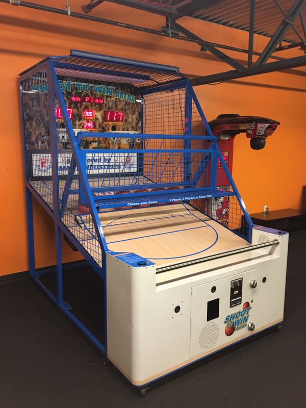 Commercial arcade basketball game coinop Amusement for Sale in Everett