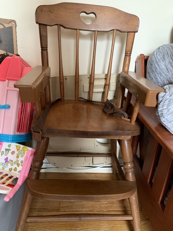 Late 1980s fisher price high chair! Rare! for Sale in Elmwood Park, NJ