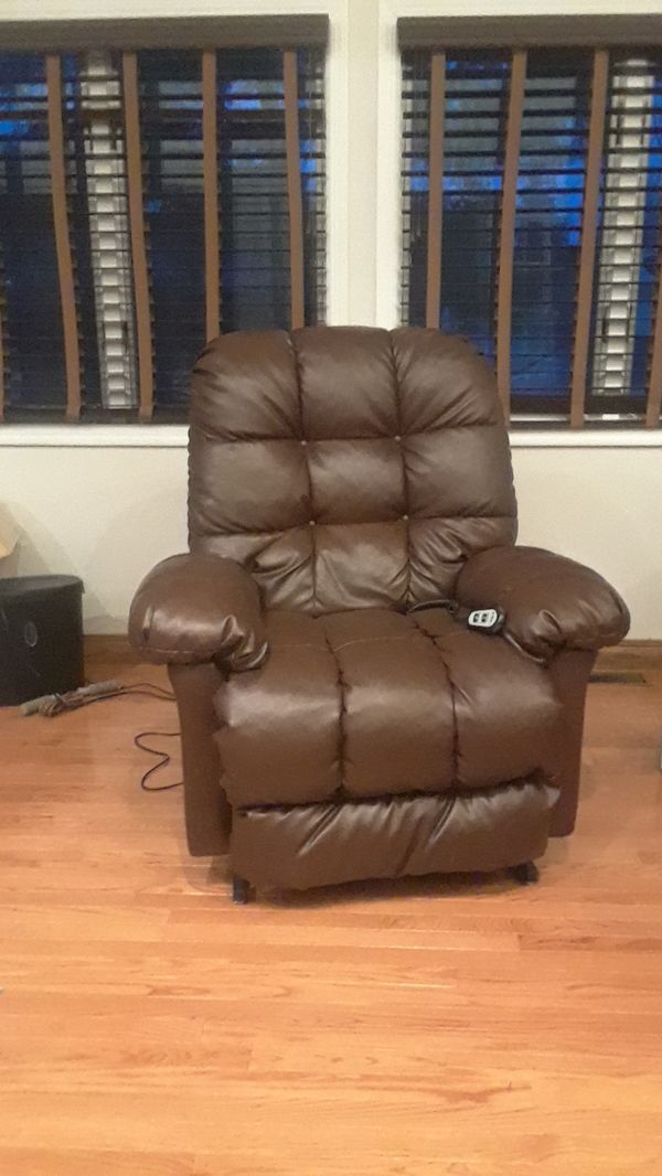 Best chair lift recliner model 11560ux for Sale in Basking Ridge, NJ