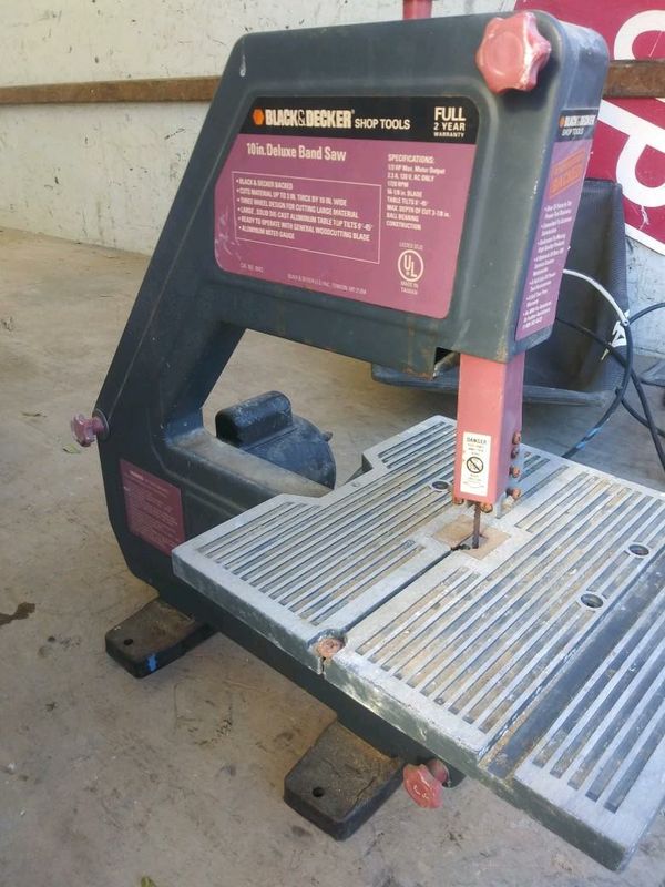 Black and Decker 10 in deluxe band saw for Sale in The Colony, TX - OfferUp