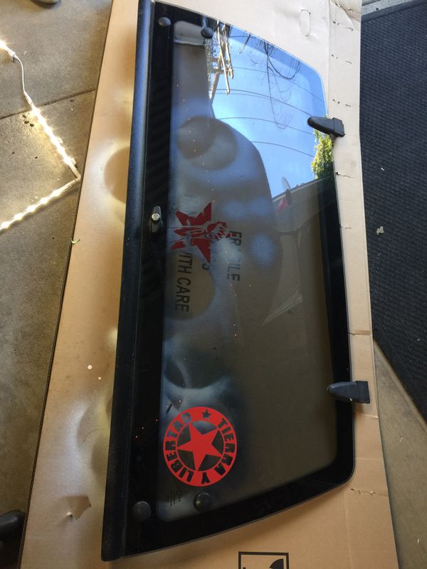 Rear window for leer camper shell for Sale in La Mesa, CA OfferUp