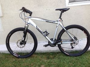 HARO. V. SERIES. V2. MOUNTAIN. BIKE. HYDRAULIC DISC BRAKES. 21. INCH. FRAME for Sale in Los Angeles, CA