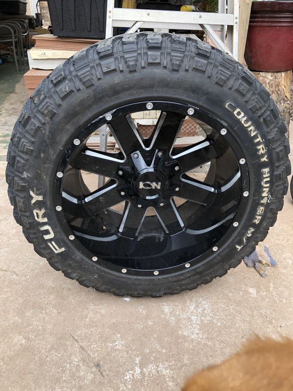 Tire 305/55/20 for Sale in Phoenix, AZ - OfferUp