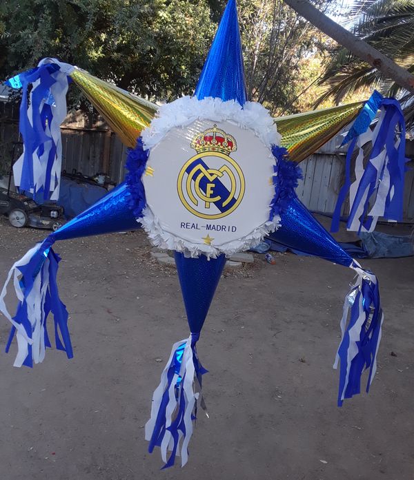 Real madrid piñatas son grandes fuertes y bonitas Riverside for Sale in