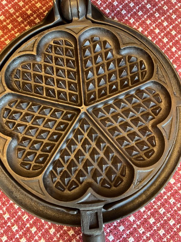 Vintage Griswold cast iron waffle iron for Sale in Lakewood, WA OfferUp
