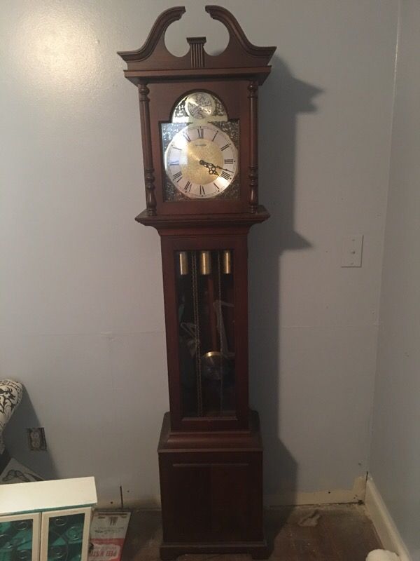 HOWARD MILLER GRANDFATHER CLOCK (BARWICK CLOCKS) MODEL 4878