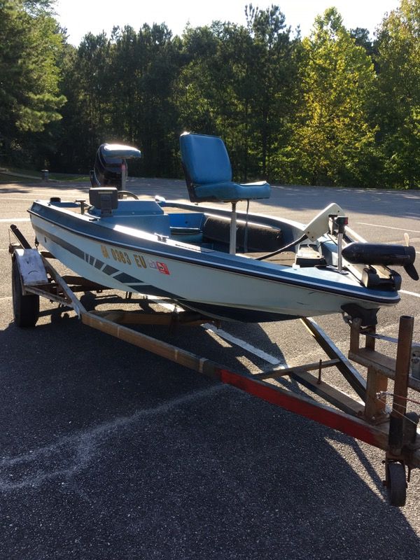 1983 15 foot AstroGlass Bass Boat 90HP Mercury for Sale in Kennesaw, GA