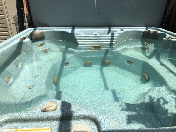 Free - Large 500 gallon hot tub for Sale in Plano, TX 